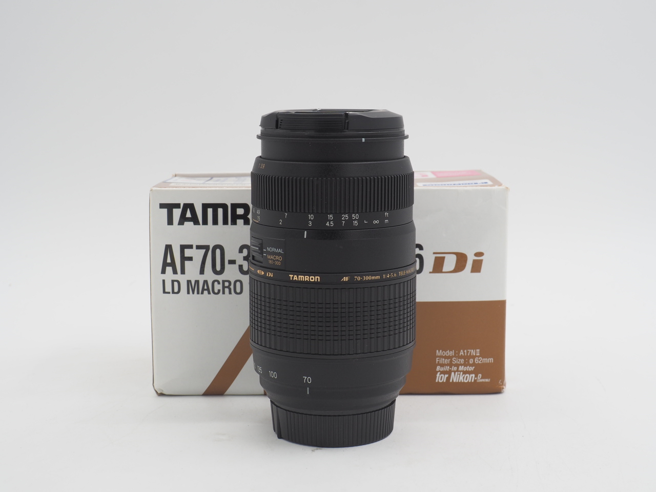 Tamron 70-300mm f/4-5.6 Di LD Macro