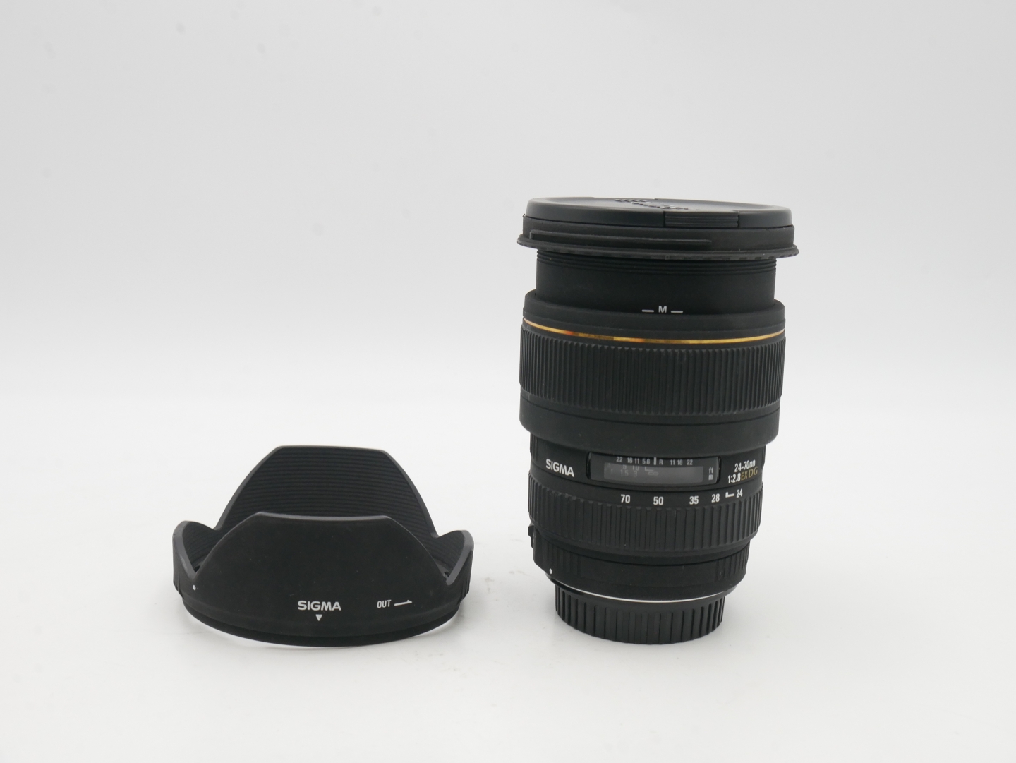 Sigma 24-70mm f/2.8 EX DG Macro