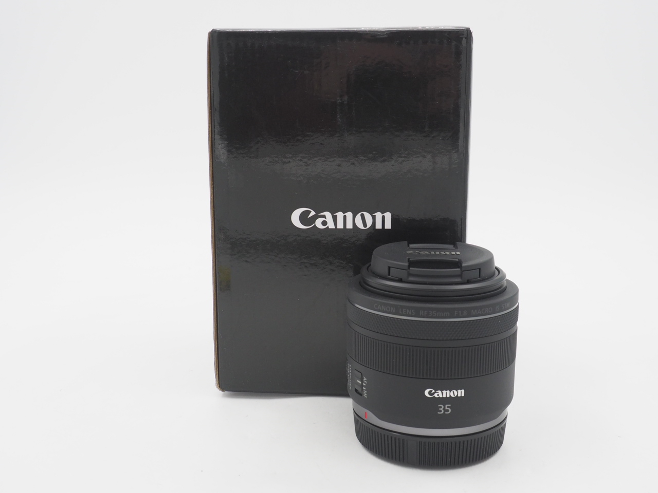 Canon RF 35mm f/1.8 Macro IS STM