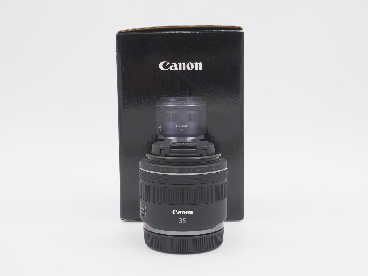 Canon RF 35mm f/1.8 Macro IS STM