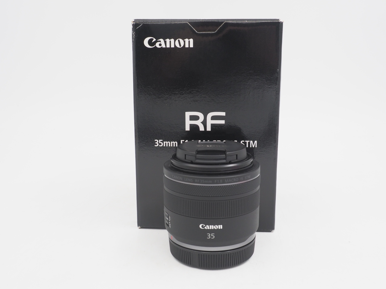 Canon RF 35mm f/1.8 Macro IS STM