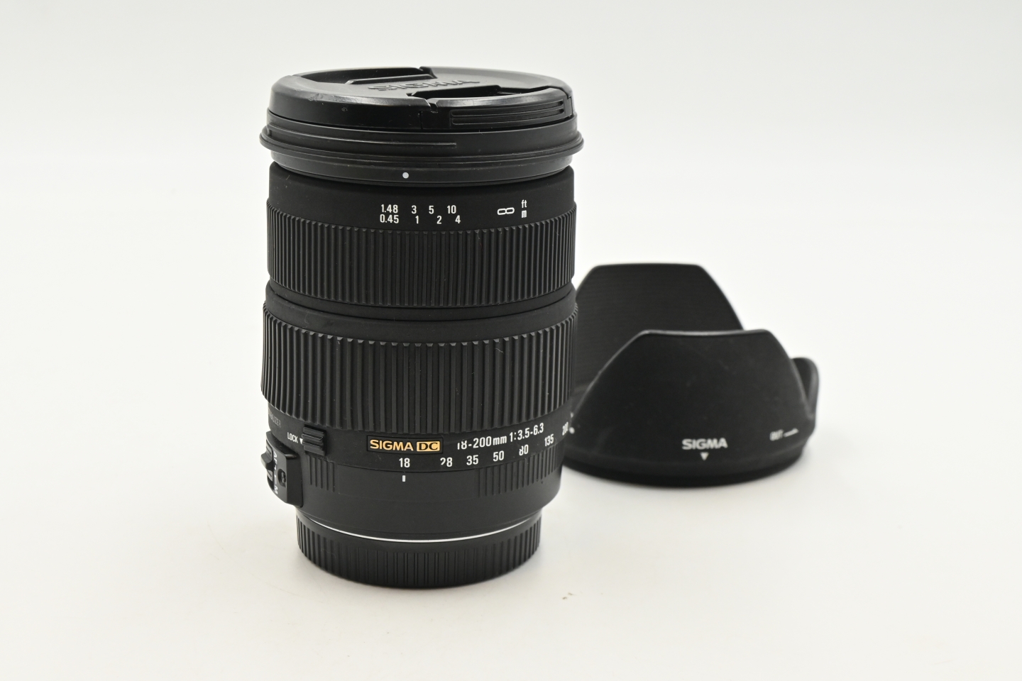 Sigma 18-200mm f/3.5-6.3 DC OS