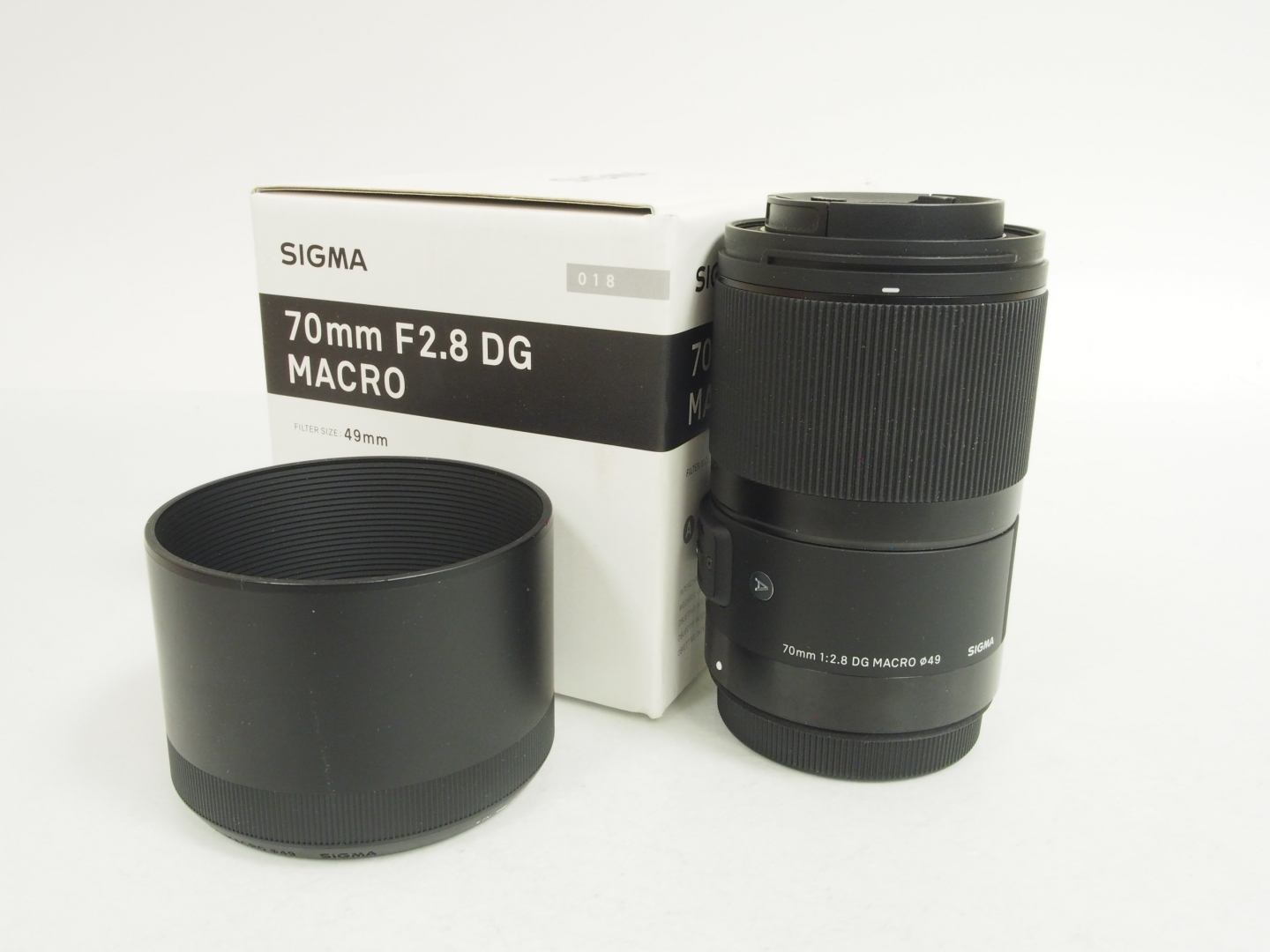 Sigma 70mm f/2.8 DG Macro Art