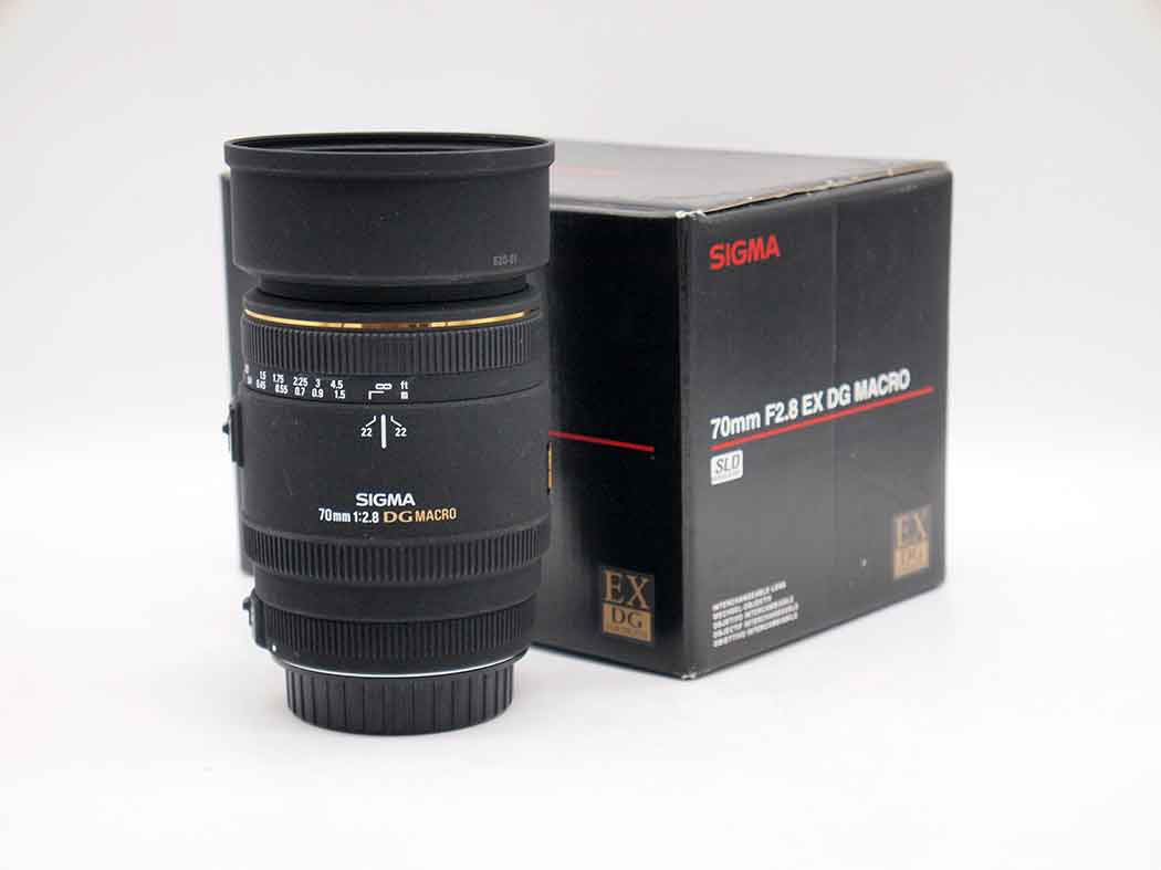 Sigma 70mm f/2.8 EX DG Macro
