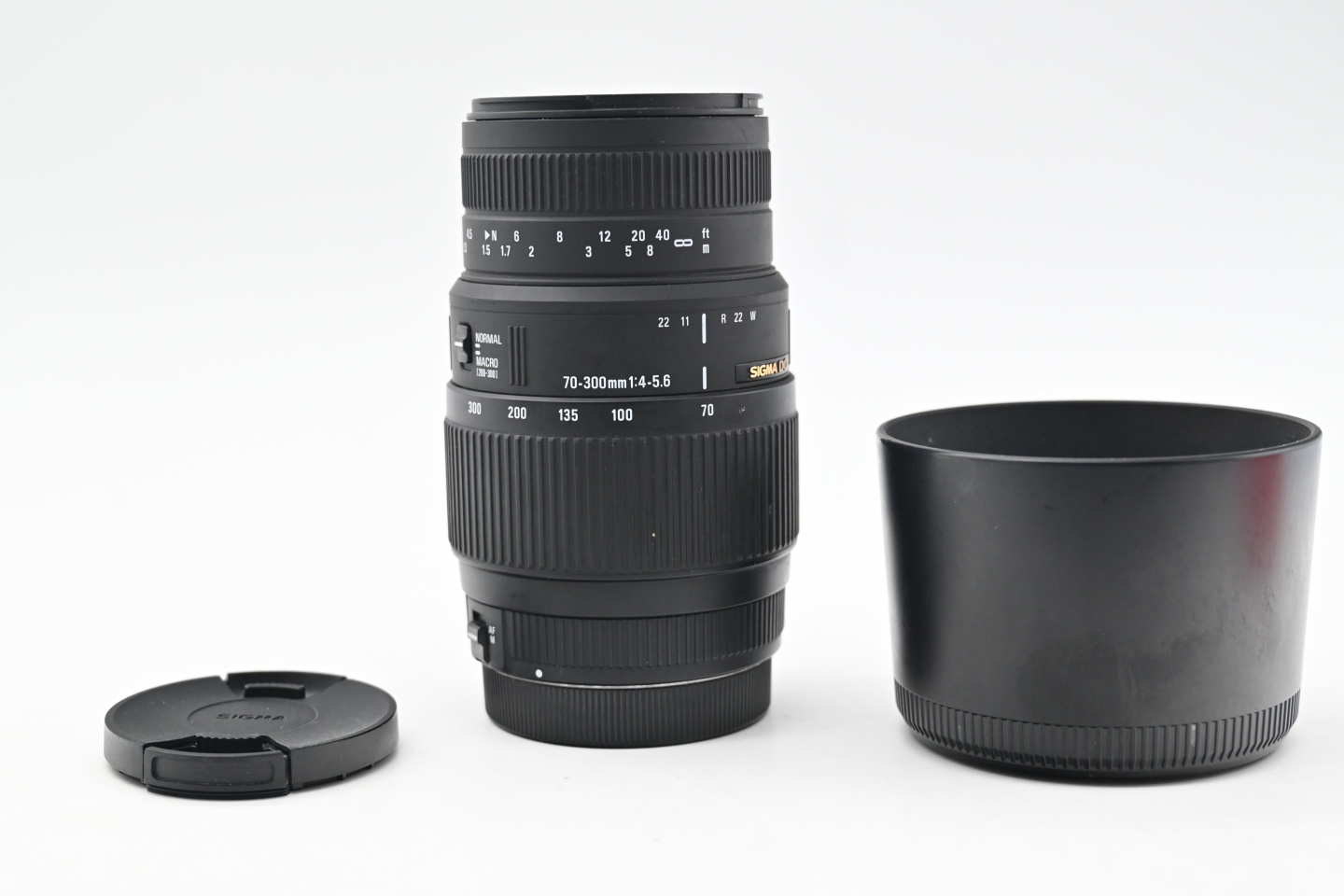Sigma 70-300mm f/4-5.6 DG Macro