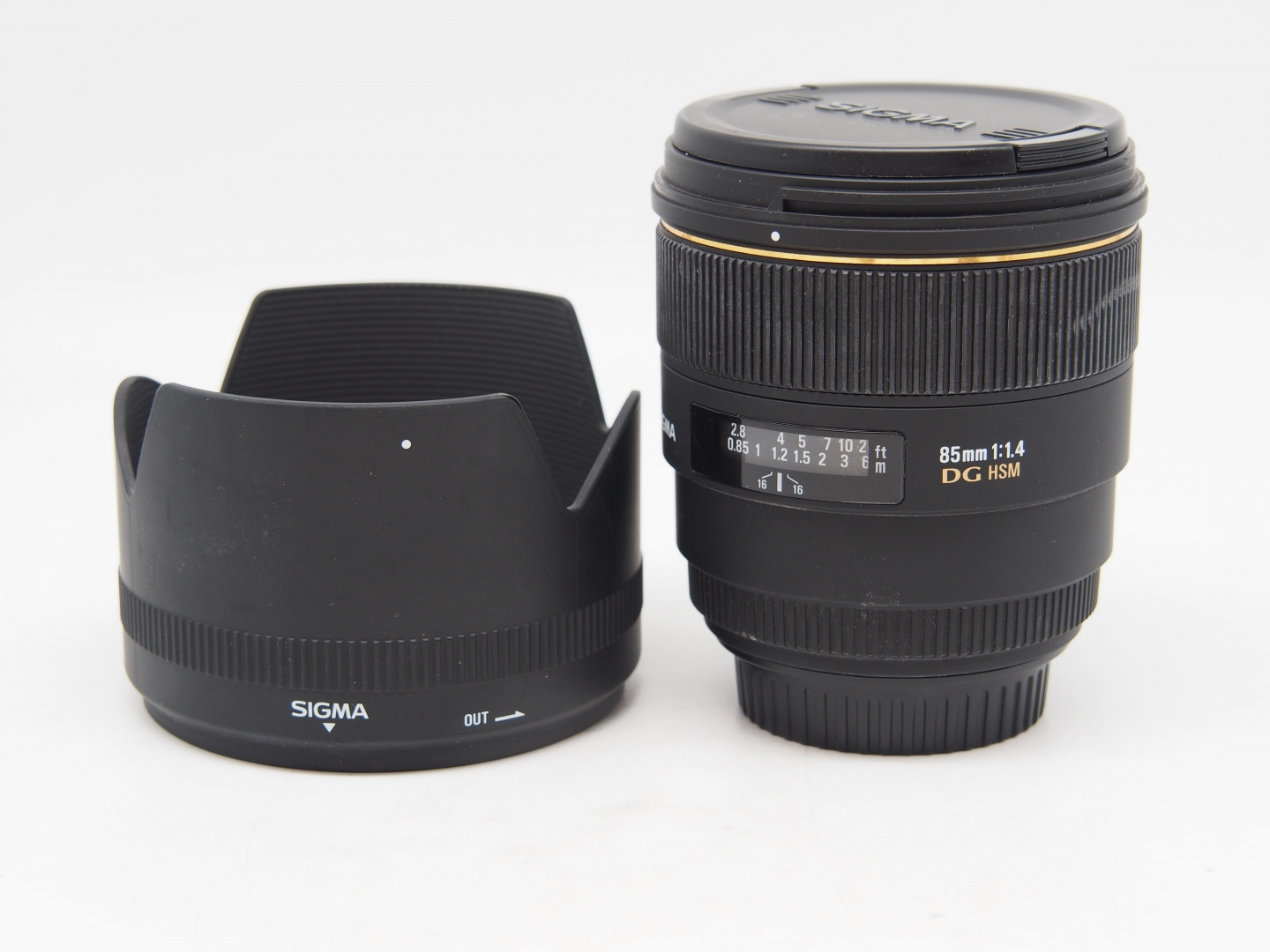 Sigma 85mm f/1.4 EX DG HSM