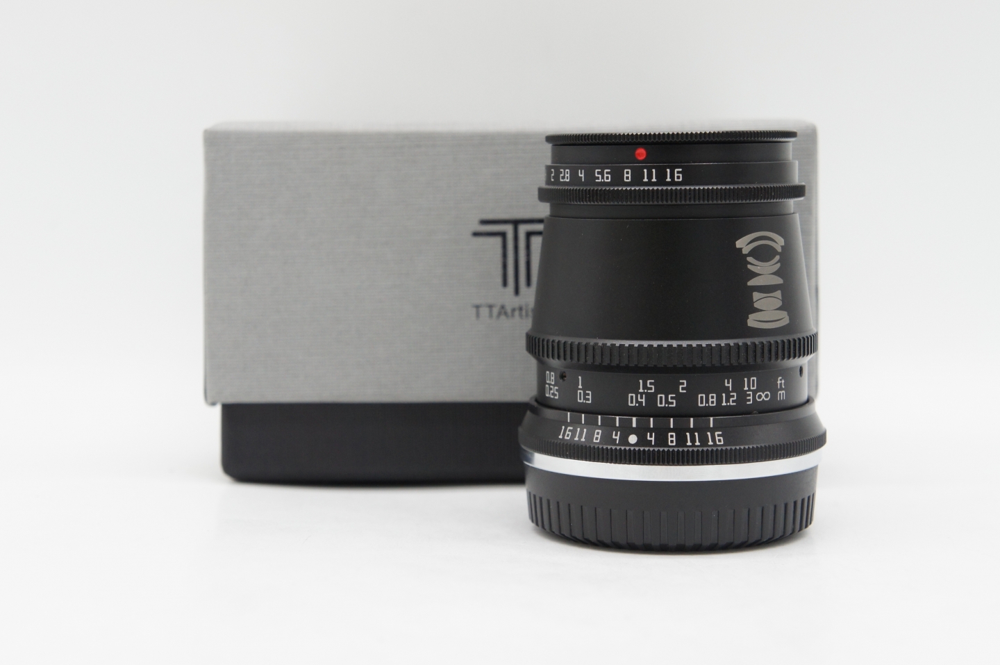 TTArtisan APS-C 17mm f/1.4
