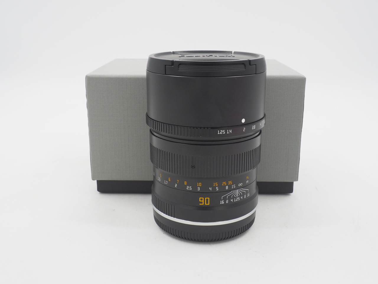 TTArtisan 90mm f/1.25