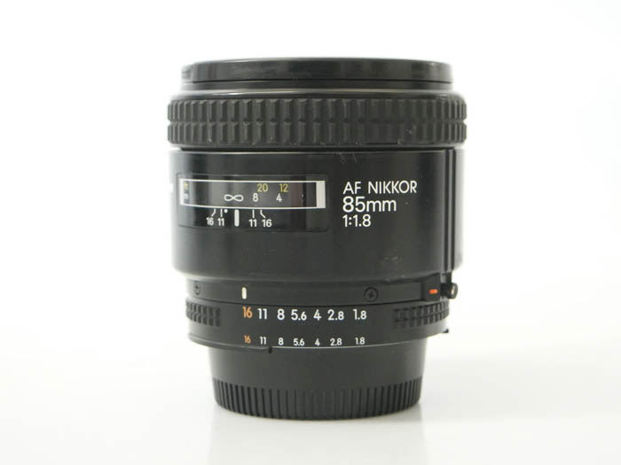 Nikon AF 85mm f/1.8 D