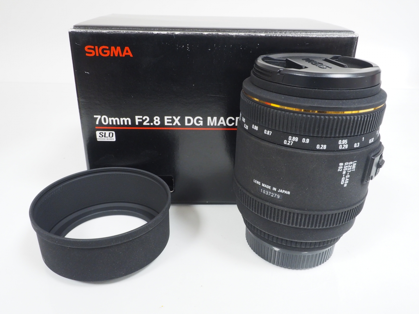 Sigma 70mm f/2.8 EX DG Macro