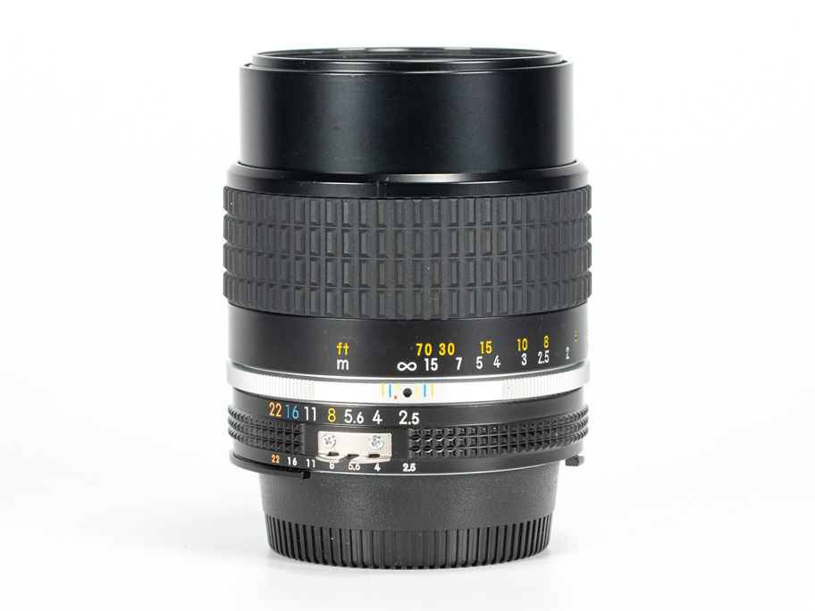 Nikon 105mm f/2.5 Ai-S