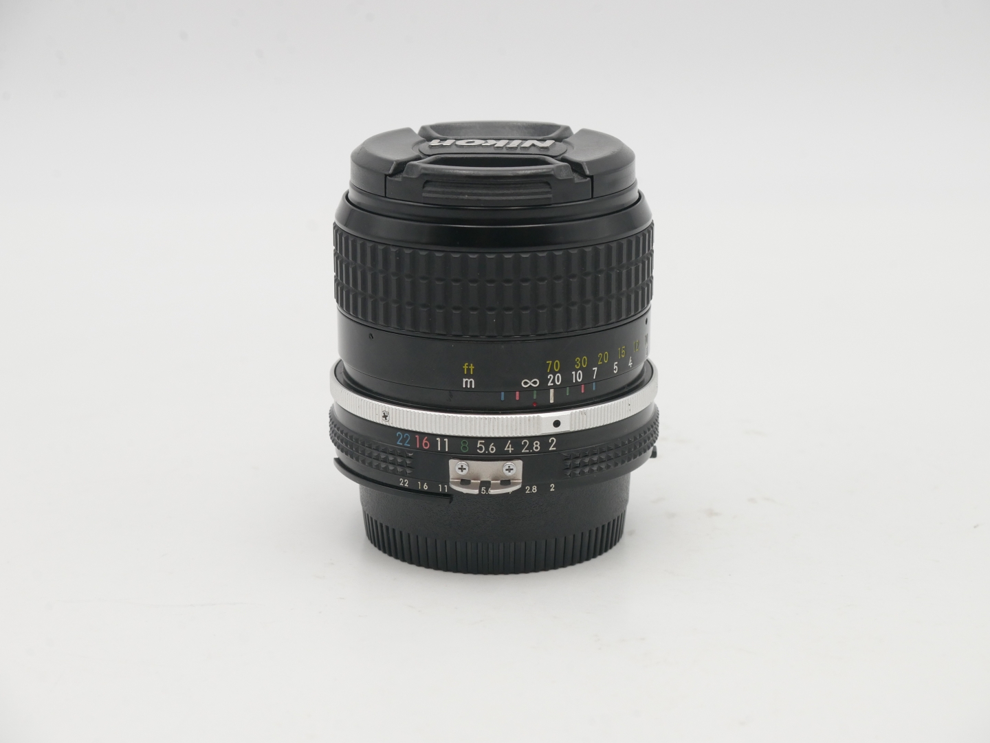 Nikon 85mm f/2 Ai-s