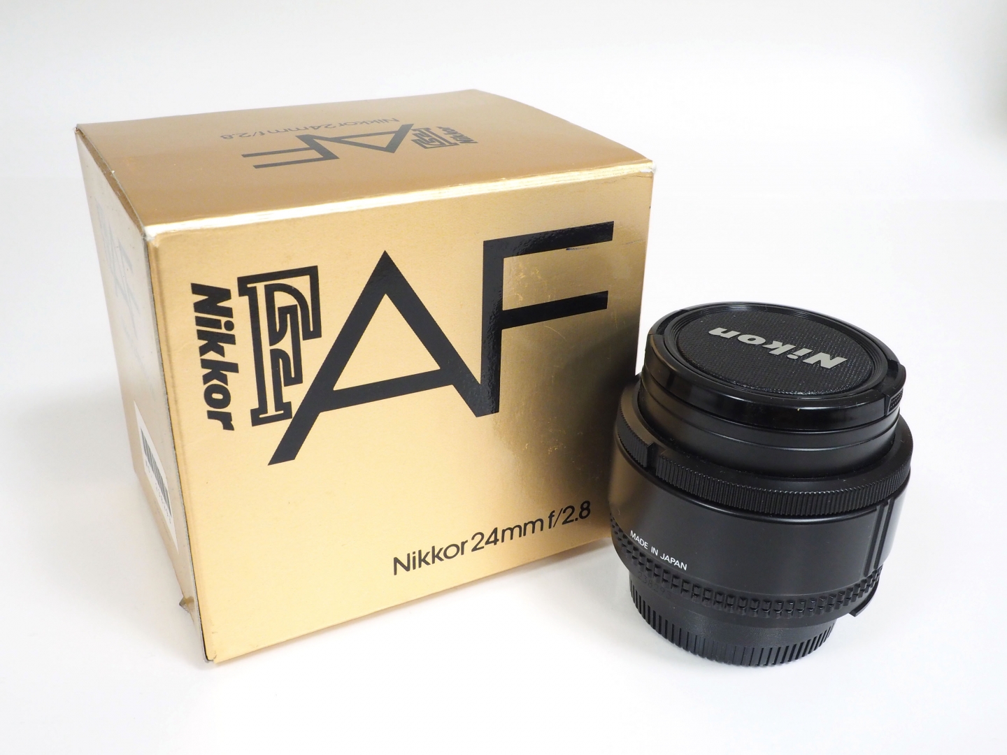 Nikon AF 24mm f/2.8