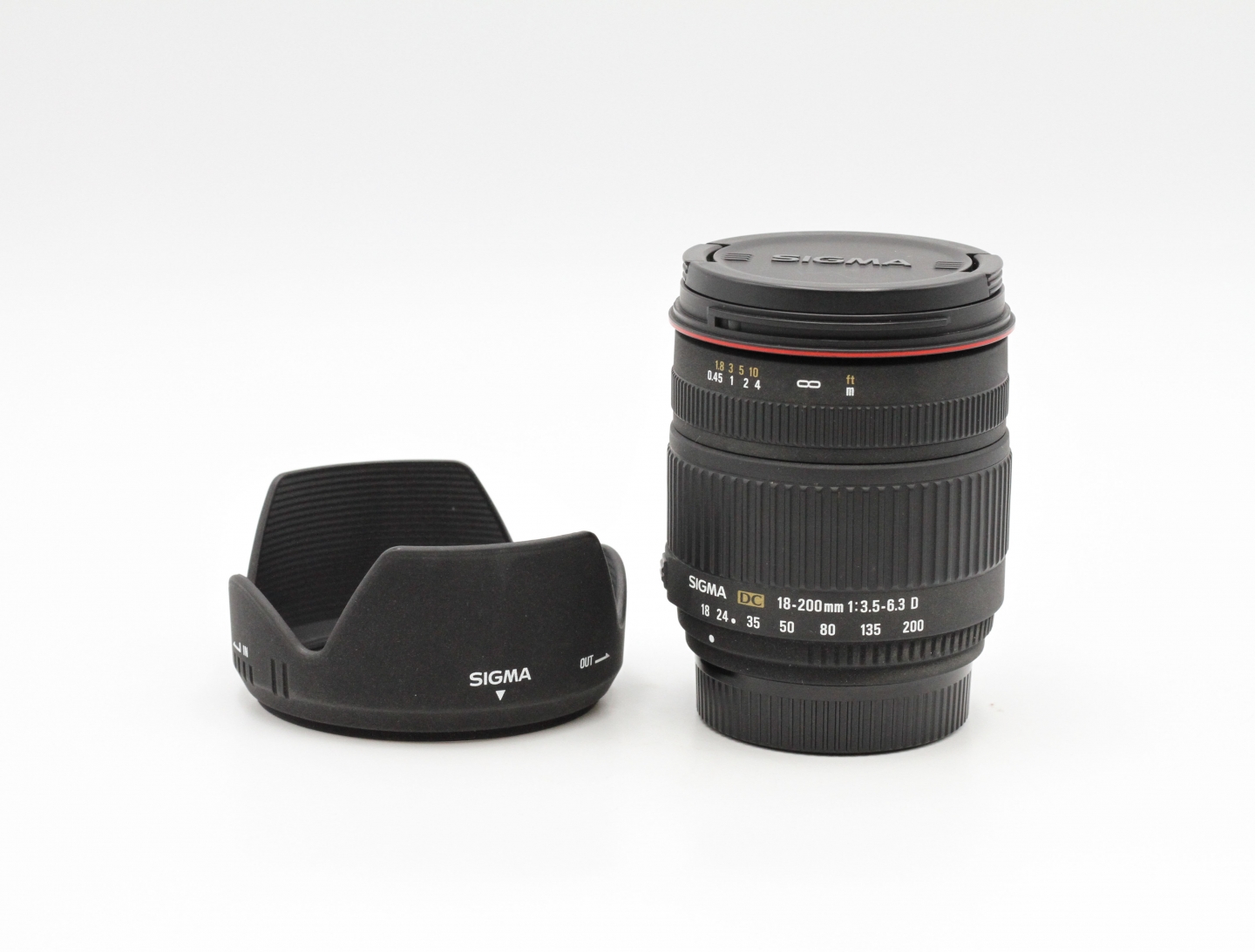 Sigma 18-200mm f/3.5-6.3 DC