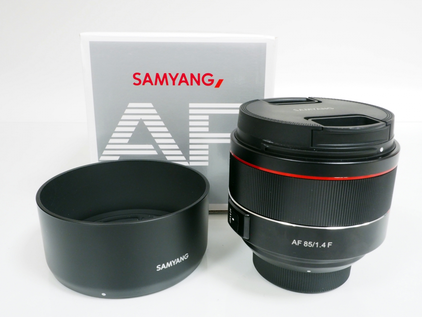 Samyang AF 85mm f/1.4 F