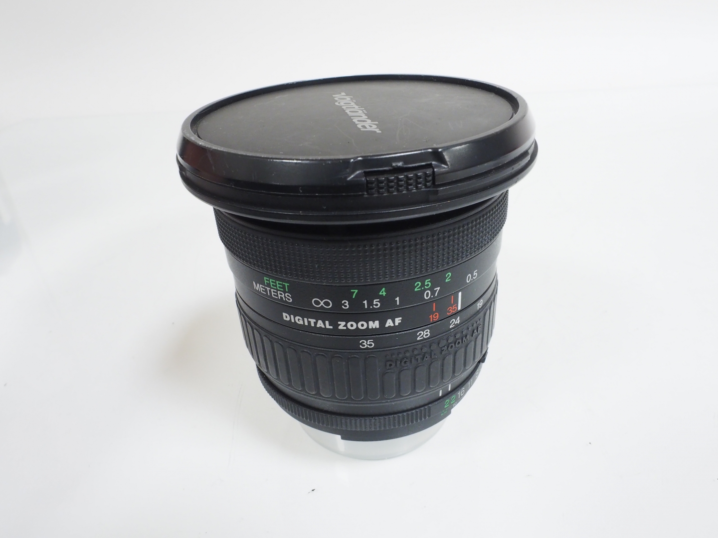 Voigtlander Ultragon 19-35mm f/3.5-4.5 VMV