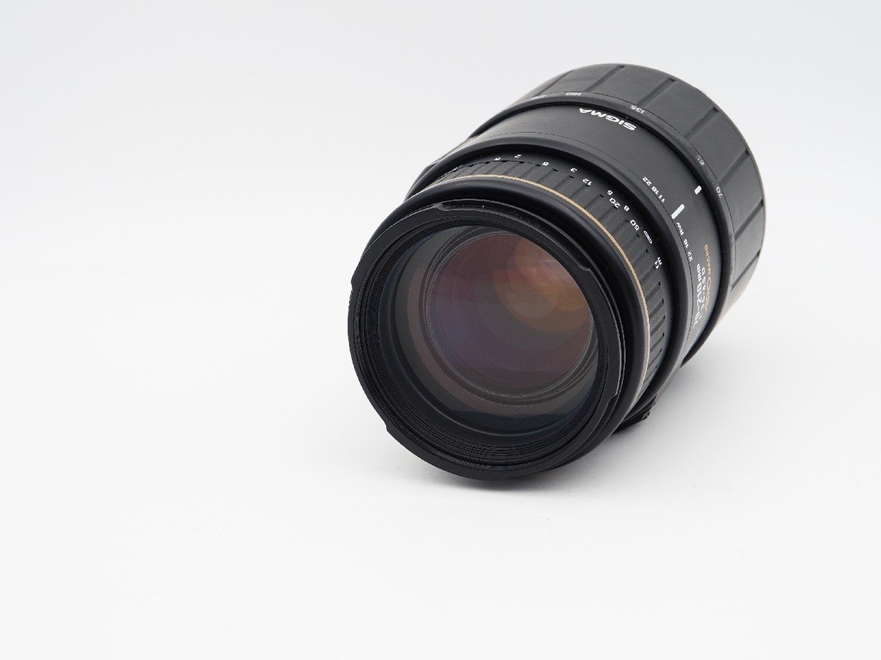Sigma AF 70-210mm f/3.5-4.5 D APO MACRO