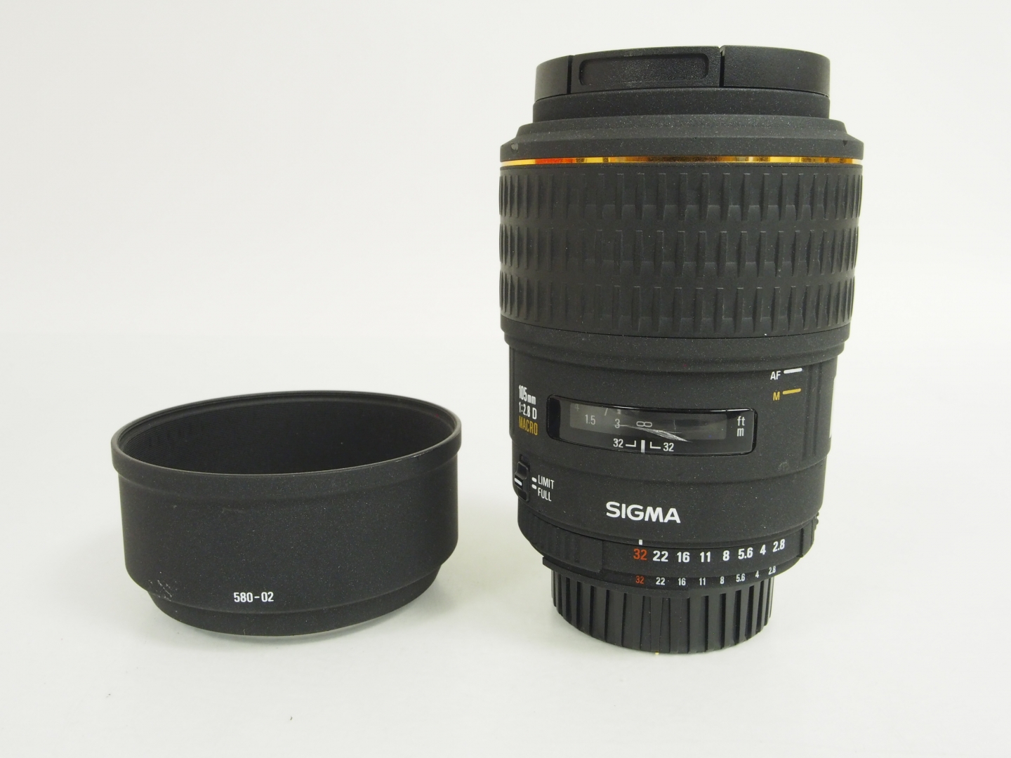 Sigma 105mm f/2.8 D EX Macro