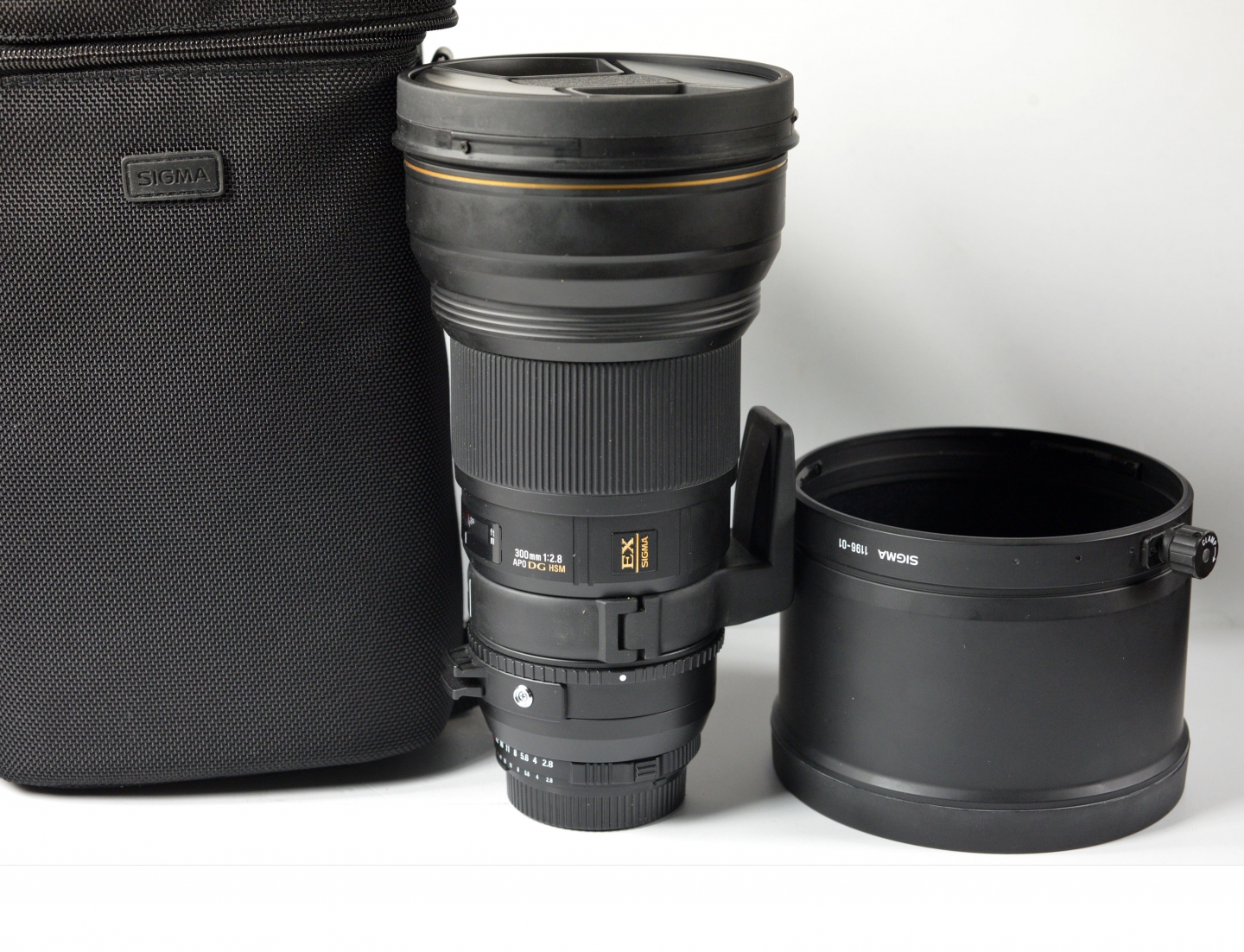 Sigma 300mm f/2.8 APO EX DG HSM