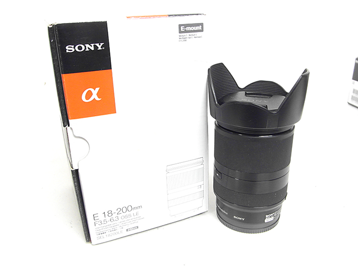 Sony E 18-200mm f/3.5-6.3 OSS