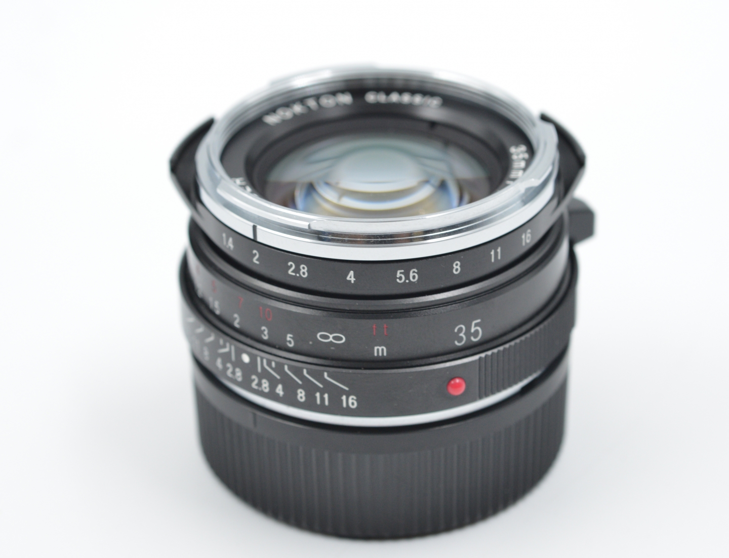 Voigtlander E 35 mm f/1.4 Nokton