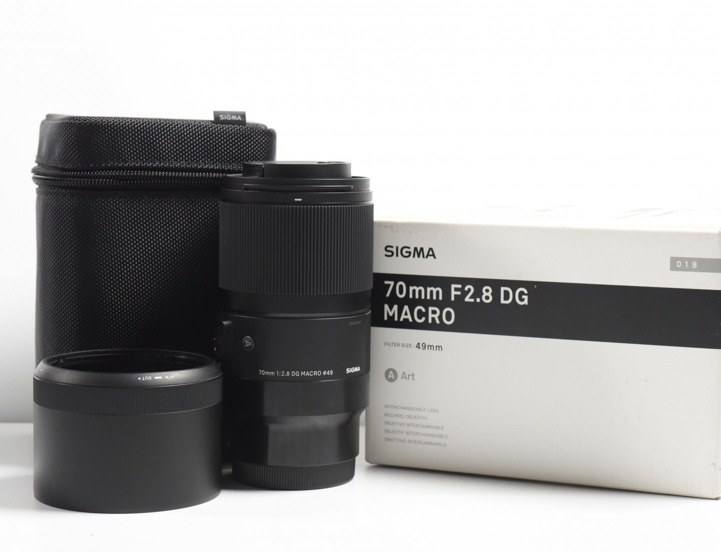 Sigma 70mm f/2.8 DG Macro Art