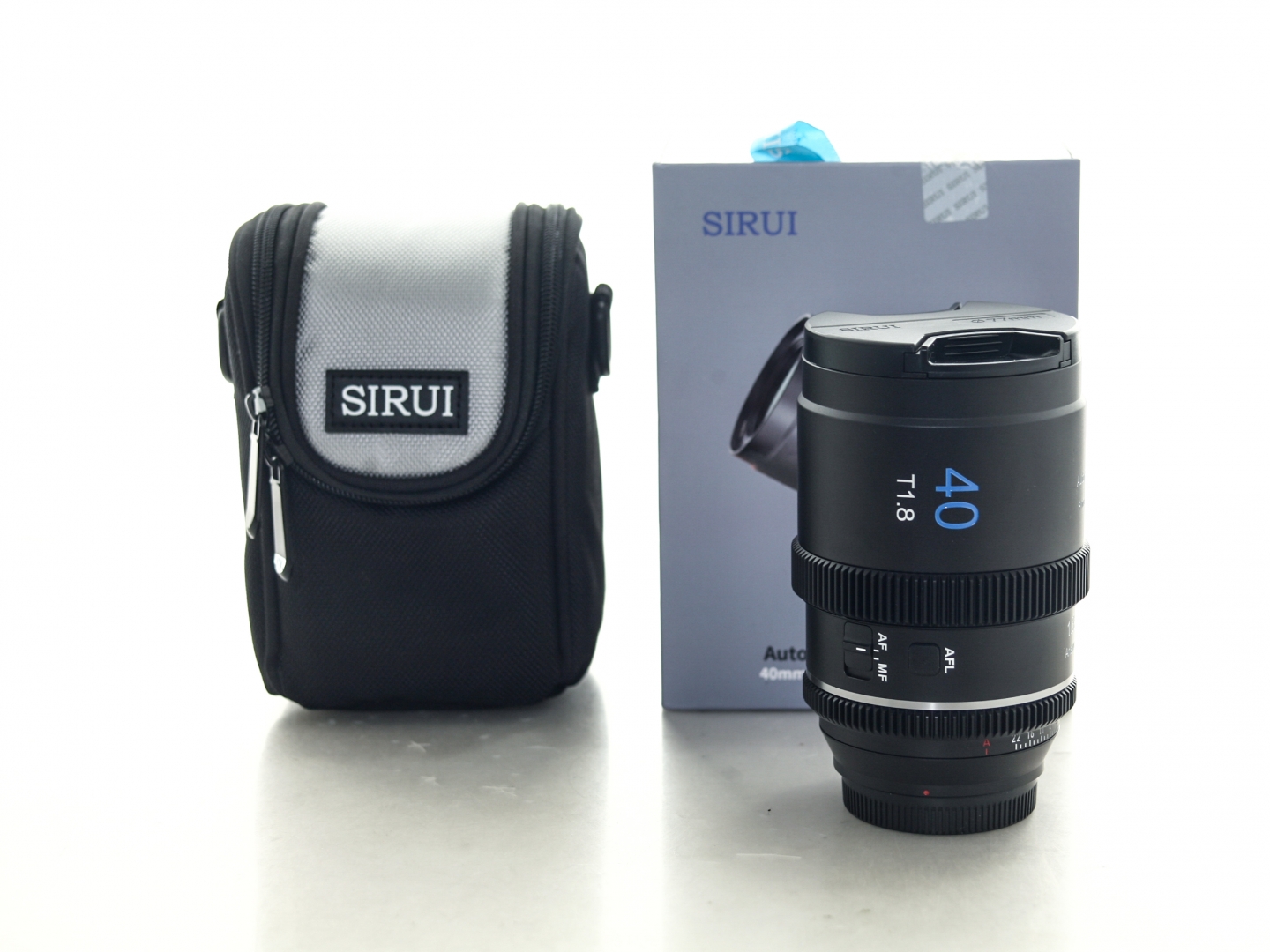 Sirui Anamorphic Lens 40mm T1.8 1.33x S35 AF Neutral Flare