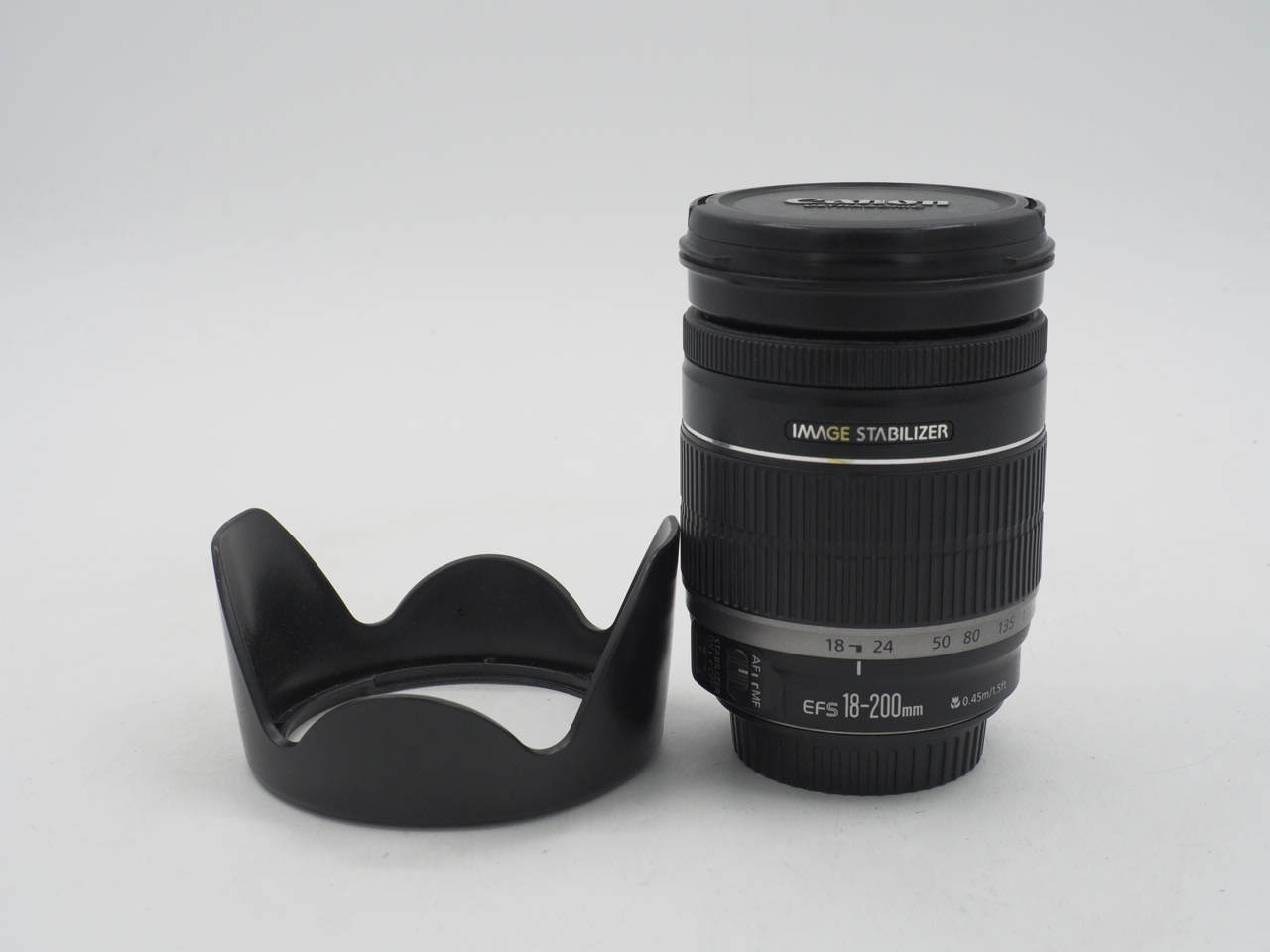 Canon EF-S 18-200mm f/3.5-5.6 IS